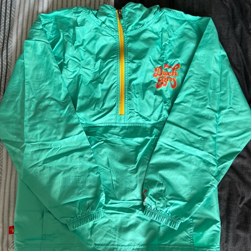 Self stowaway wind breaker